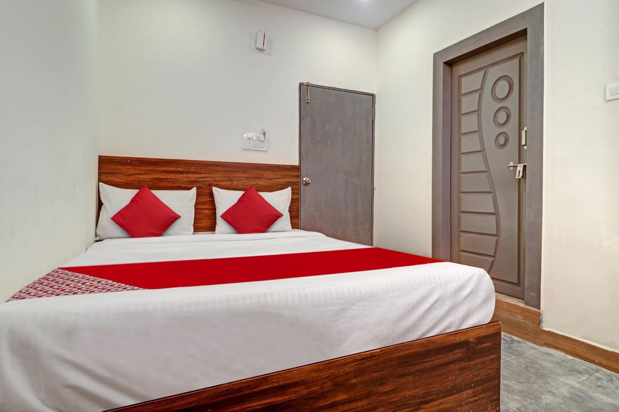 Hotel O Lavish Stay Sururnagar Exteriör bild