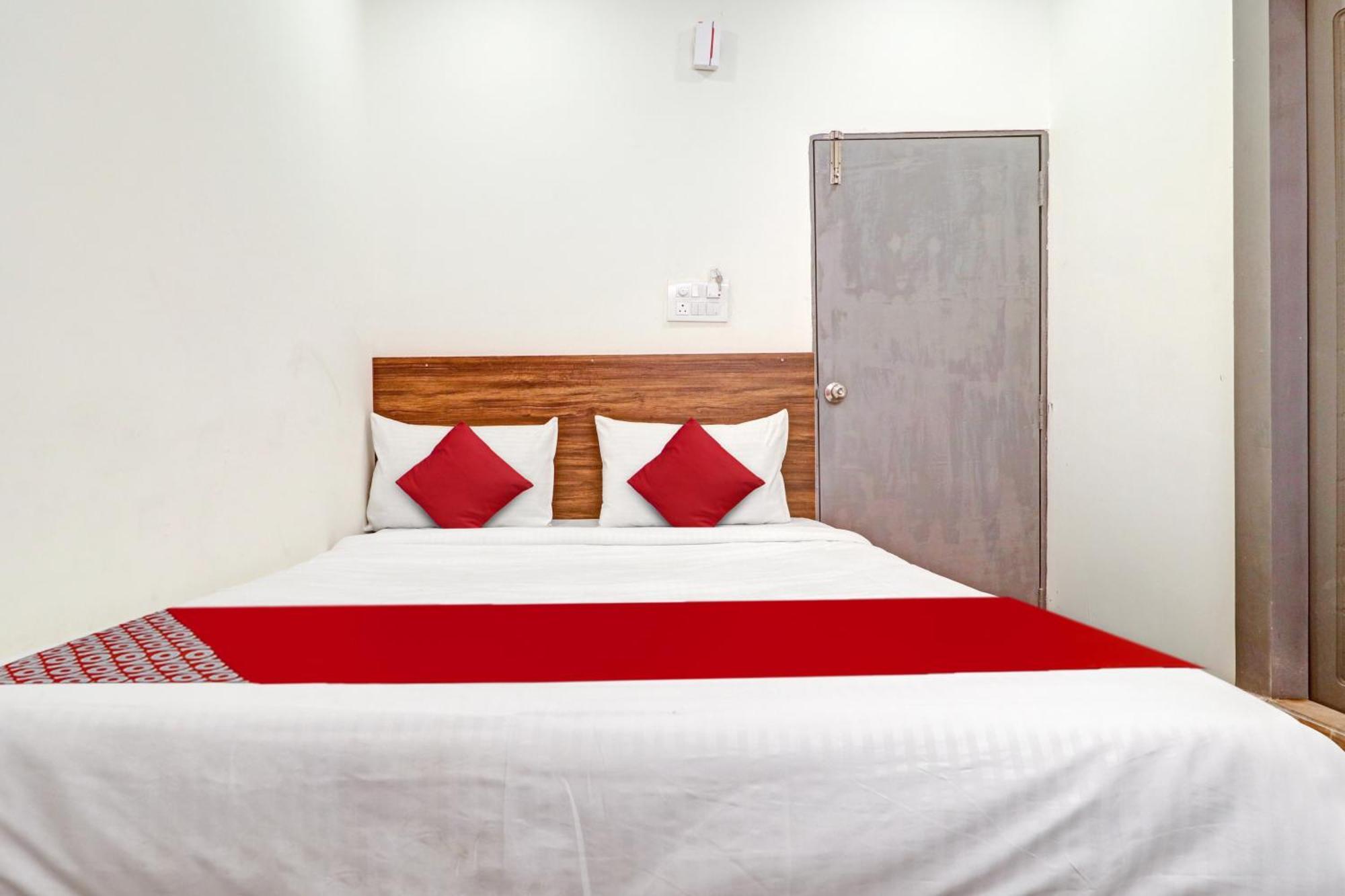 Hotel O Lavish Stay Sururnagar Exteriör bild
